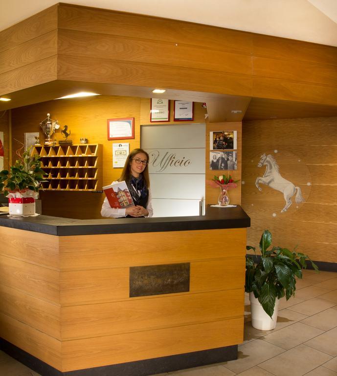 Albergo Cavallino Bianco Rumo Esterno foto